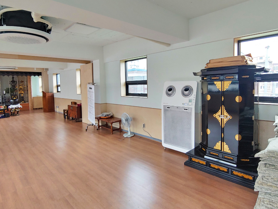 Ecover Large Capacity Air Purifier Q Series installed in temple