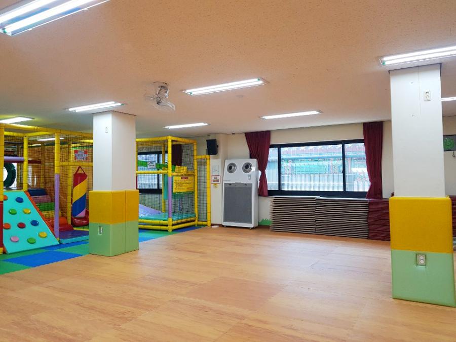 Ecover Large Capacity Air Purifier Q Series installed in kindergarten