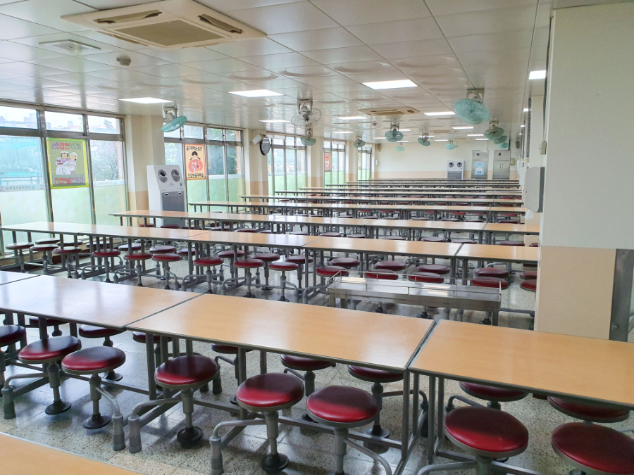 Ecover Large Capacity Air Purifier Q Series installed in school cafeteria