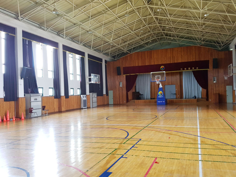 Ecover Large Capacity Air Purifier Q Series installed in school gymnasium